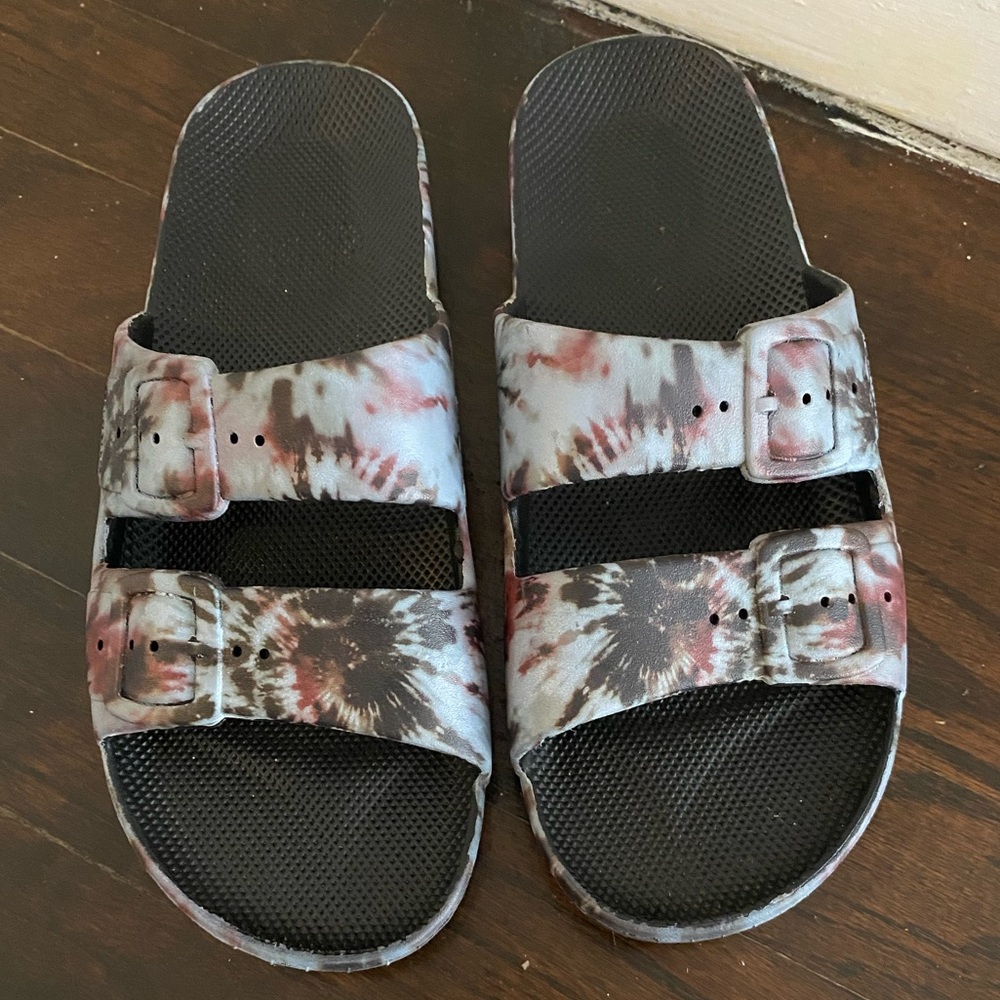 Freedom Moses Tiedye Slides